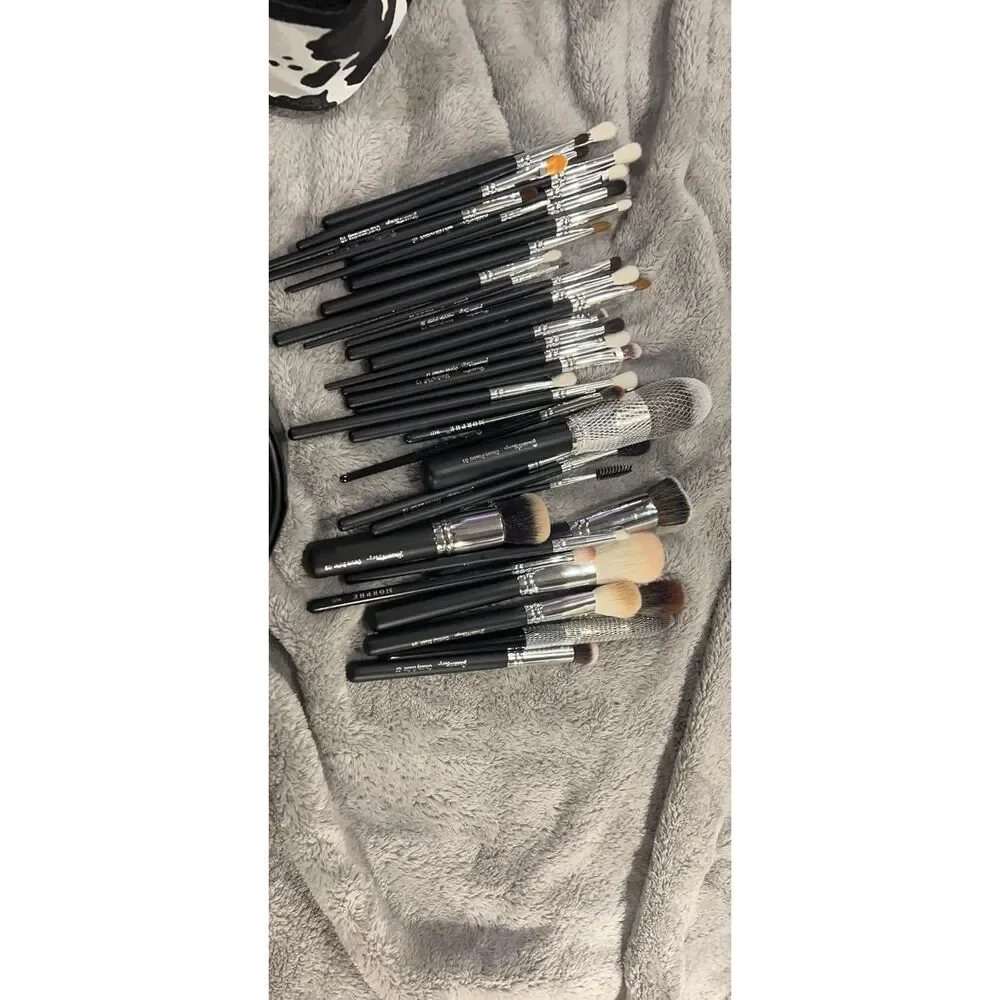 Bueart Design 34Pcs Real Goat Hair Makeup Brushes Set with Extra Large Holder